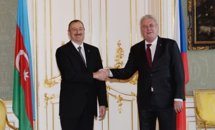 İlham Əliyev Çexiya prezidenti ilə görüşüb